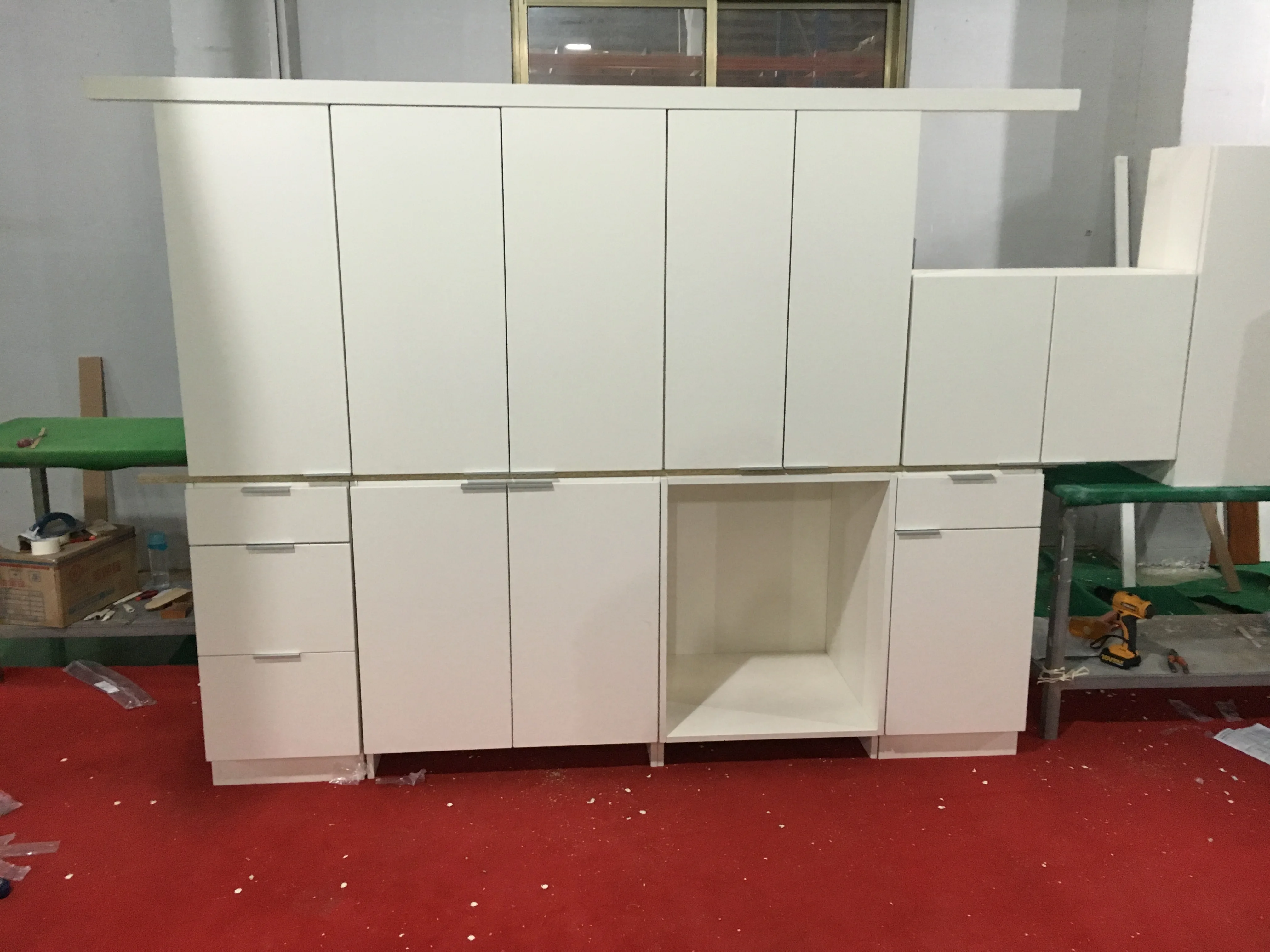 Australian apartment project high gloss 2 pac white kitchen furniture cabinet