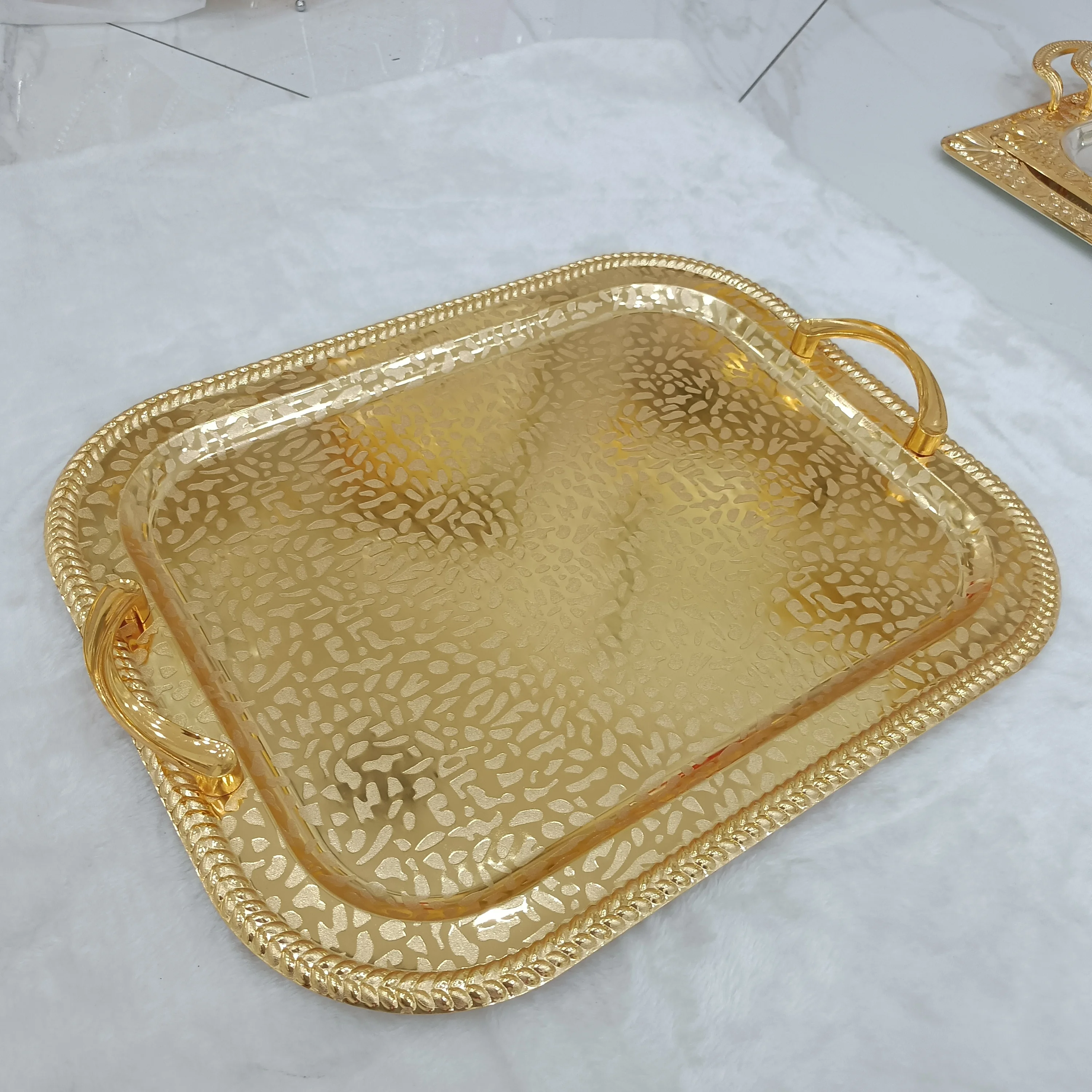 Hot Sell 3PCS Arabic Home Restaurant Hotel Buffet Server Rose Gold Luxury Food Serving Stainless Steel Tray Set