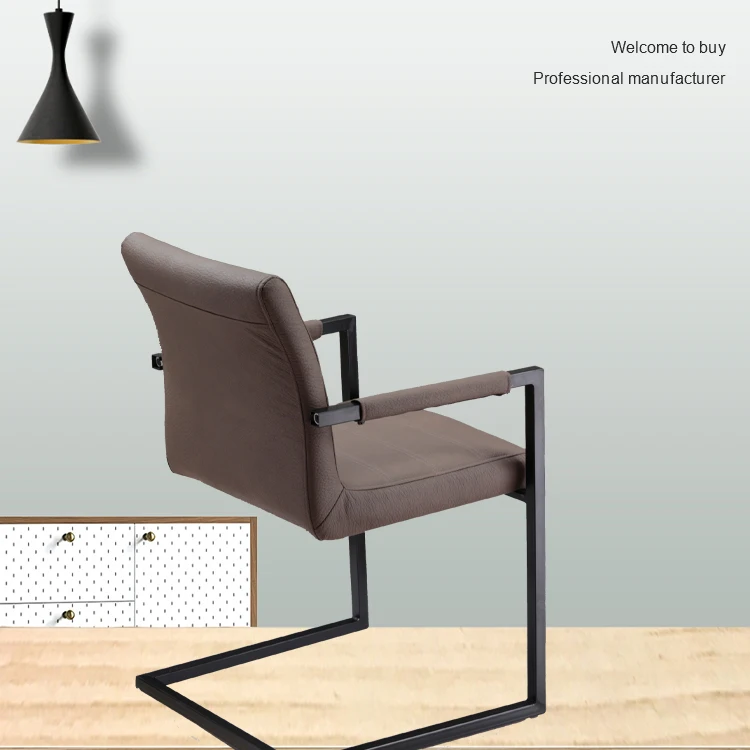 Тканевый обеденный стул в скандинавском стиле