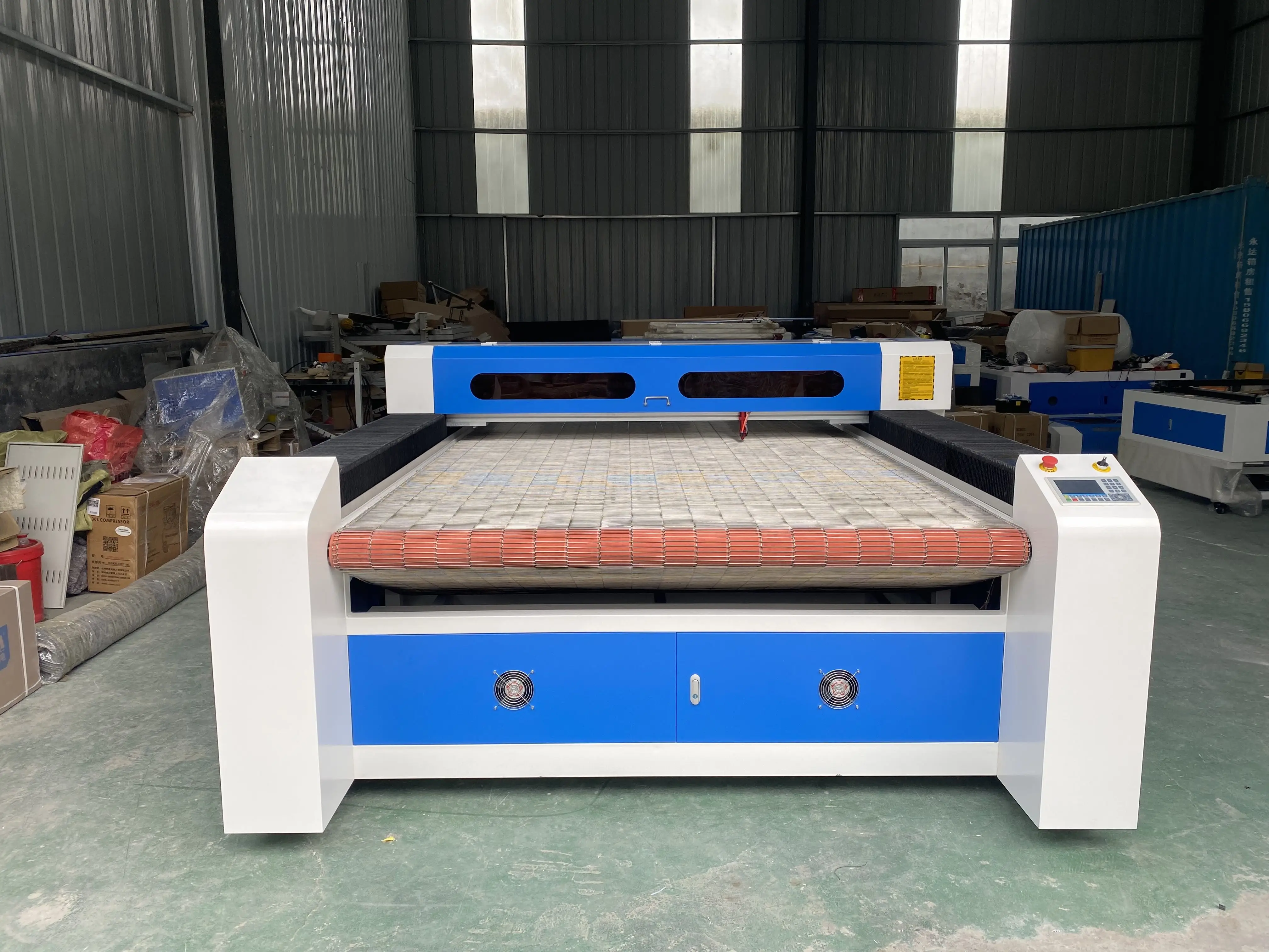 High Efficiency CNC Oscillating Knife Cutting Machine Automatic Leather PU Cutter Fabric Cloth Cutting Machine