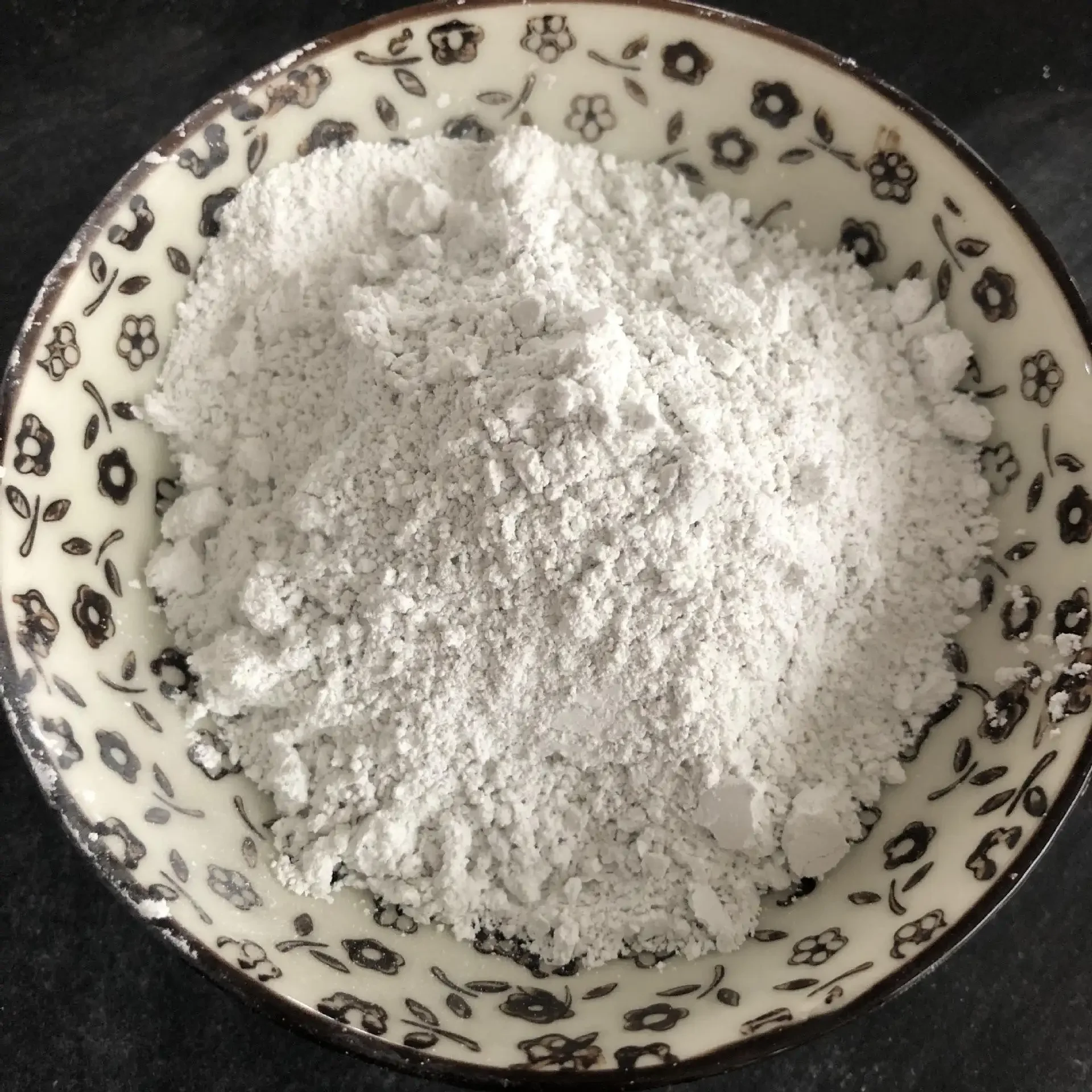good quality Calcined zinc oxide ,direct method zinc oxide 99 %