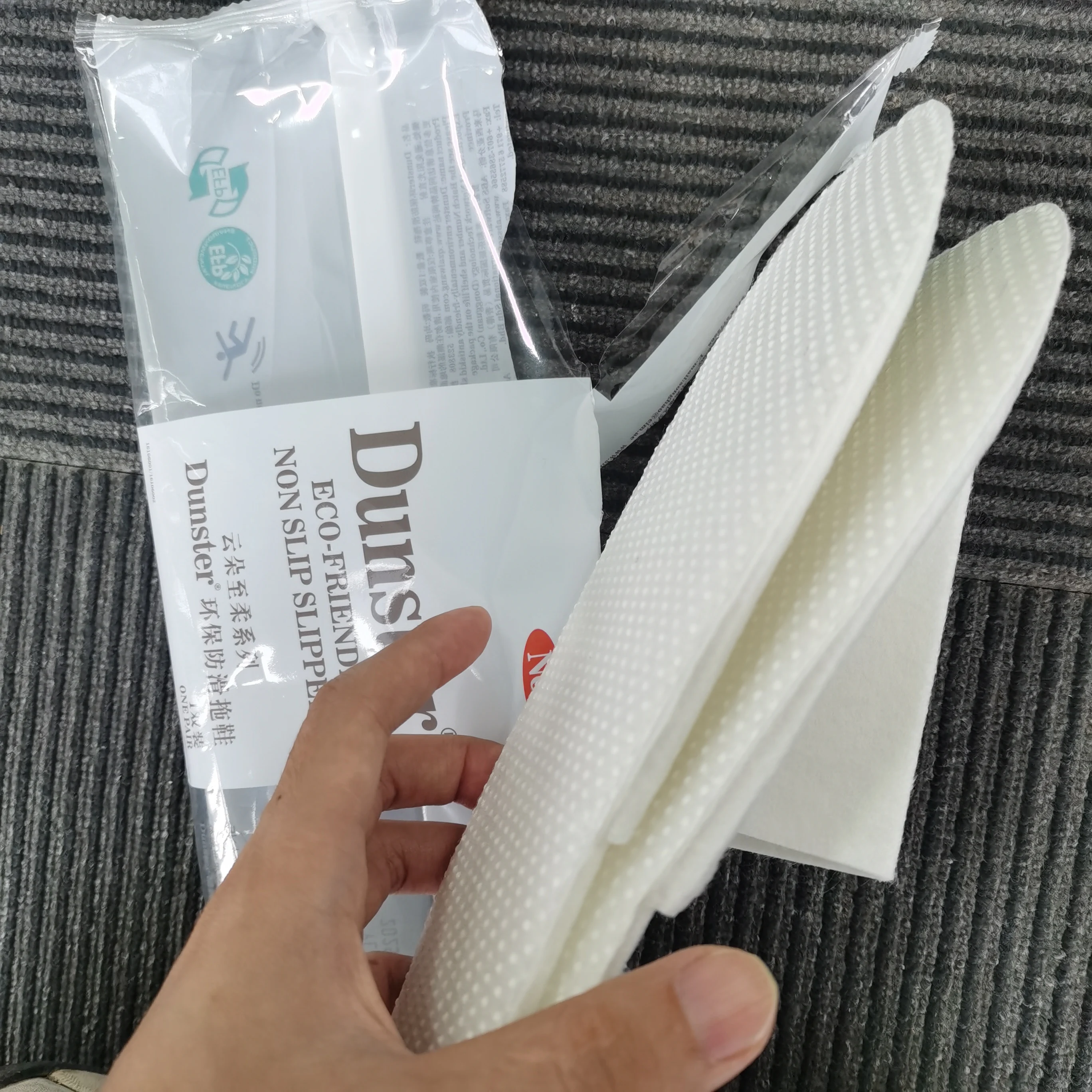 Lccol Custom Spa Guest Comfortable White Four Season Bathroom Soft Slippers For Hotel Disposable Slipper