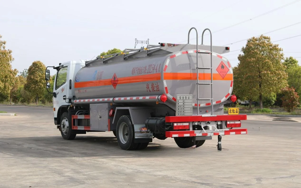 Dongfeng 4x2 9.9 Cubic Meter High-Capacity Fueling Truck for Sale