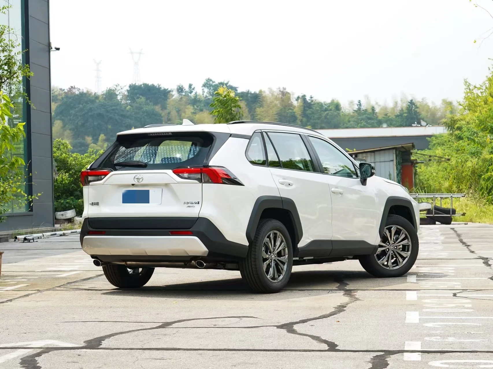 Популярный новый бензиновый автомобиль TOYOTO RAV 4 2024 2.0l CVT полноприводный приключенческий плюс версия компактный внедорожник