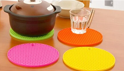 Fast setting high transparent high tear resistance and high yellowing resistance liquid silicone rubber for kitchen utensils