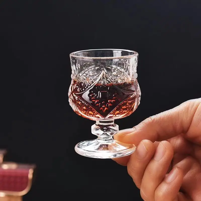 190ml European vintage thick bottom exquisite relief crystal glass Whisky Spirit glass Mini wine glass factory direct sales