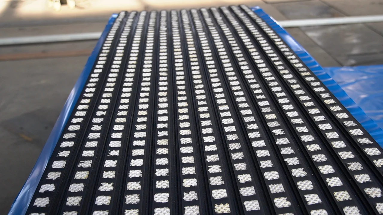 With Cn Bonding Layer  Ceramic Pulley Lagging