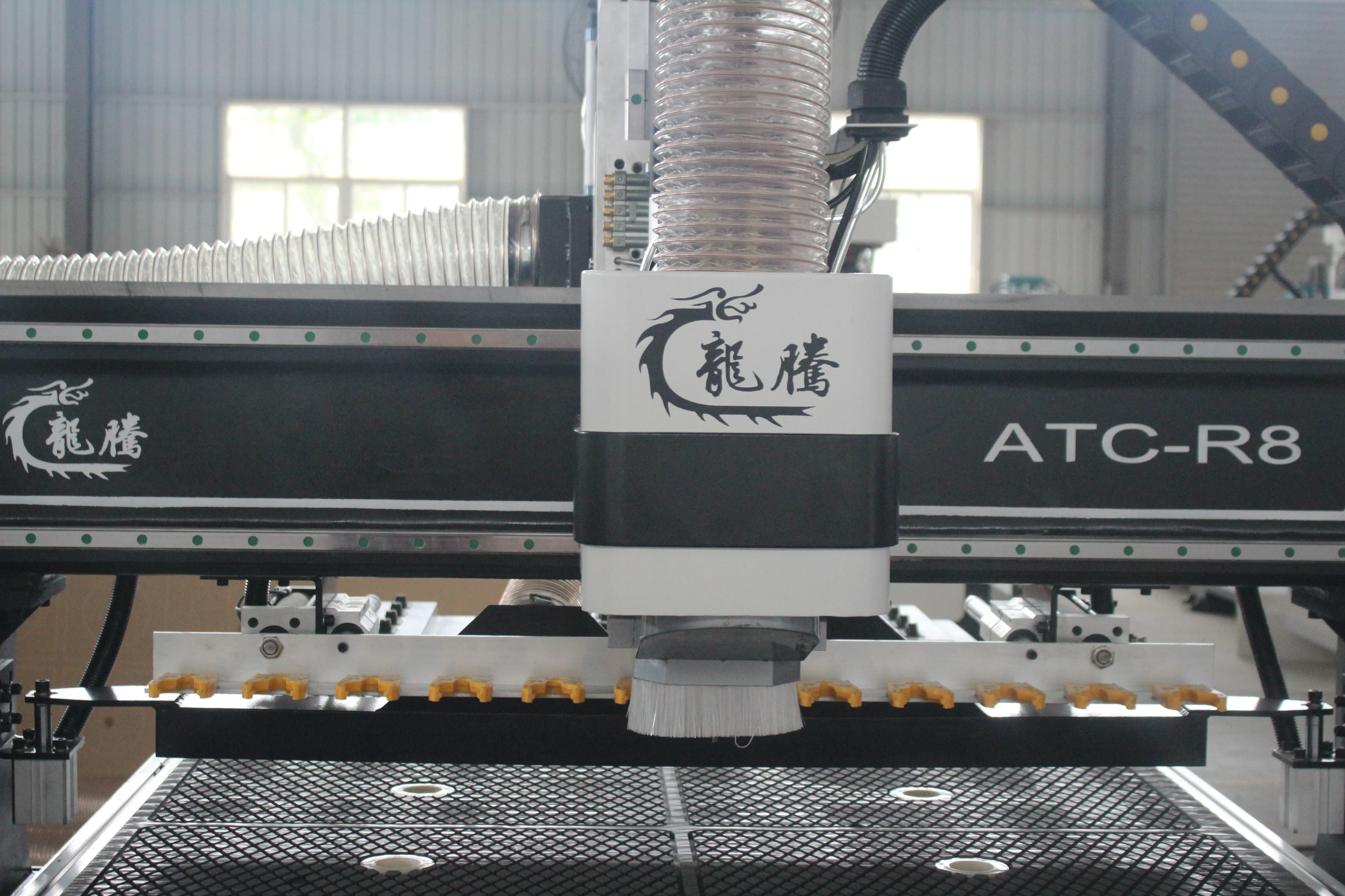 GDZ 9KW BIG POWER SPINDLE LINEAR TOOL MAGAZINE LONGTENG AUTO TOOL CHANGE WOODWORKING MACHINE FOR WOODEN PANEL