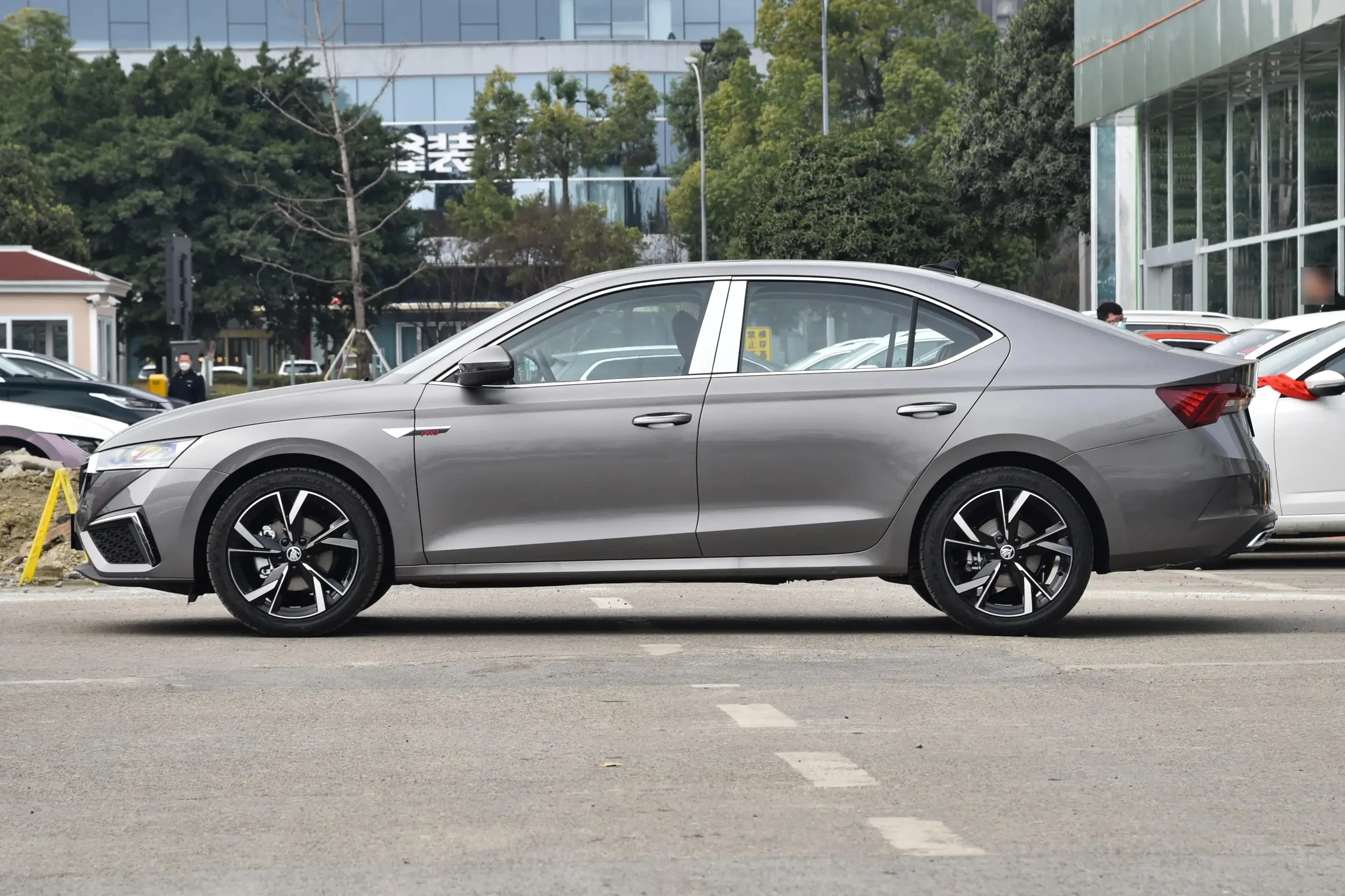 2024 SKODA OCTAVIA PRO TSI280 1.4T 180HP Cheap Price High Speed SKODA OCTAVIA PRO in stock 2024 version SKODA OCTAVIA PRO