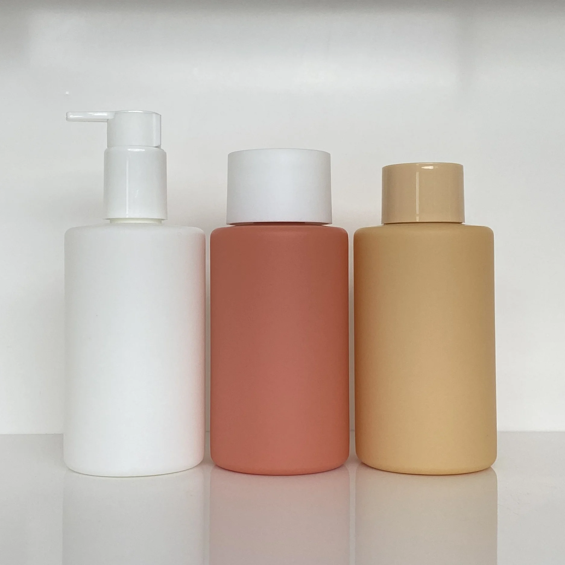 Factory custom new fat 300ml 10oz hdpe plastic Flat shoulders matte soft touch squeeze shampoo lotion body oil bottle