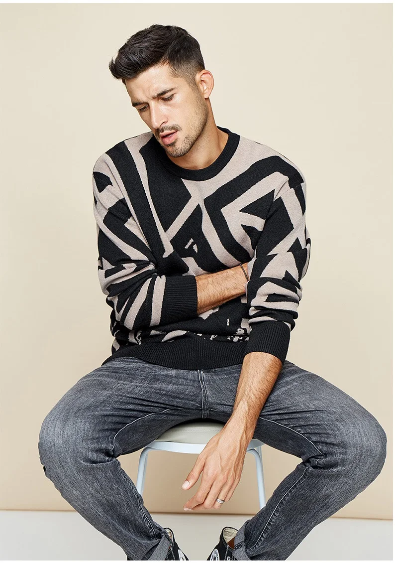 Мужской трикотажный жаккардовый свитер с круглым вырезом и длинными рукавами