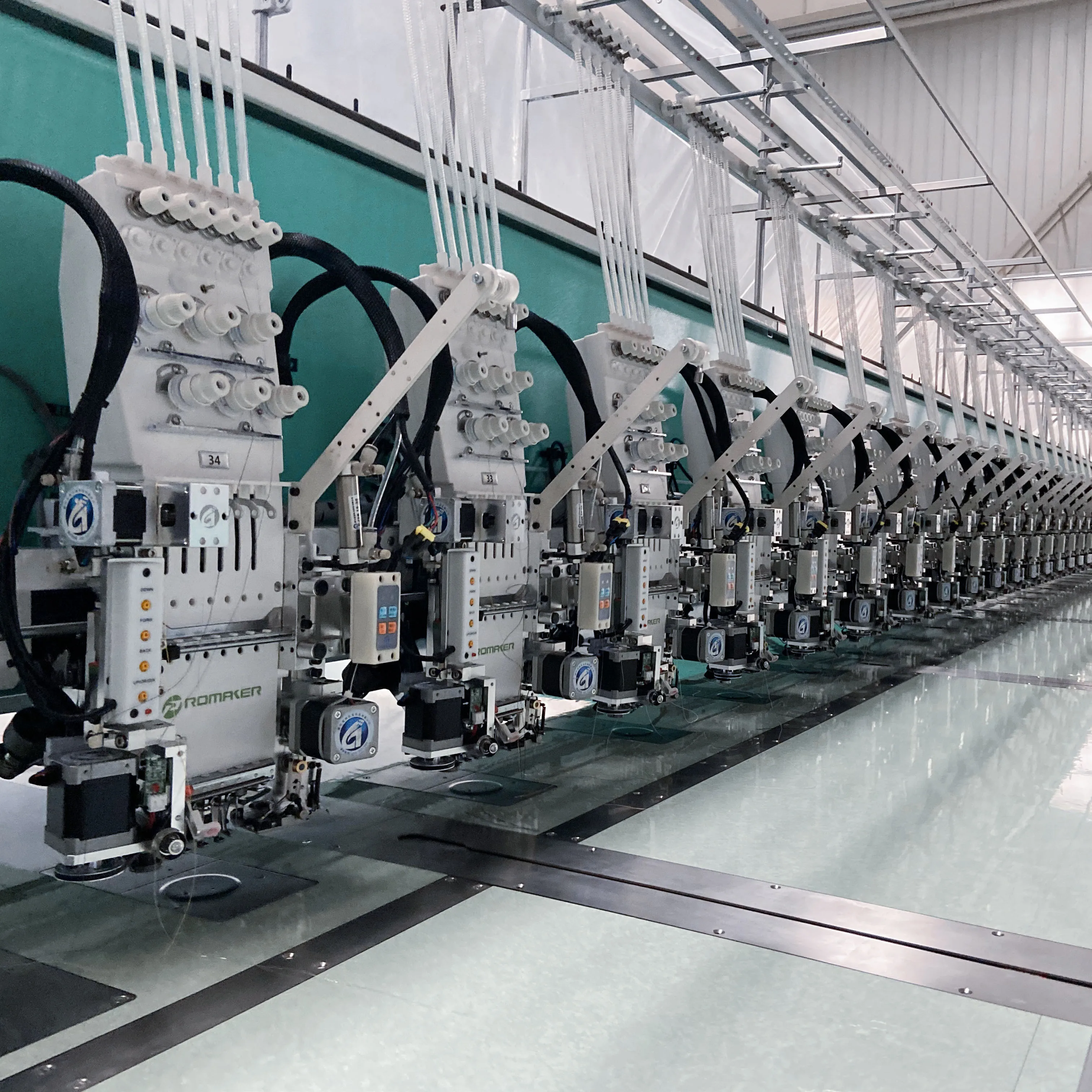 Industrial Color Thread Computerized Embroidery Sewing Machine