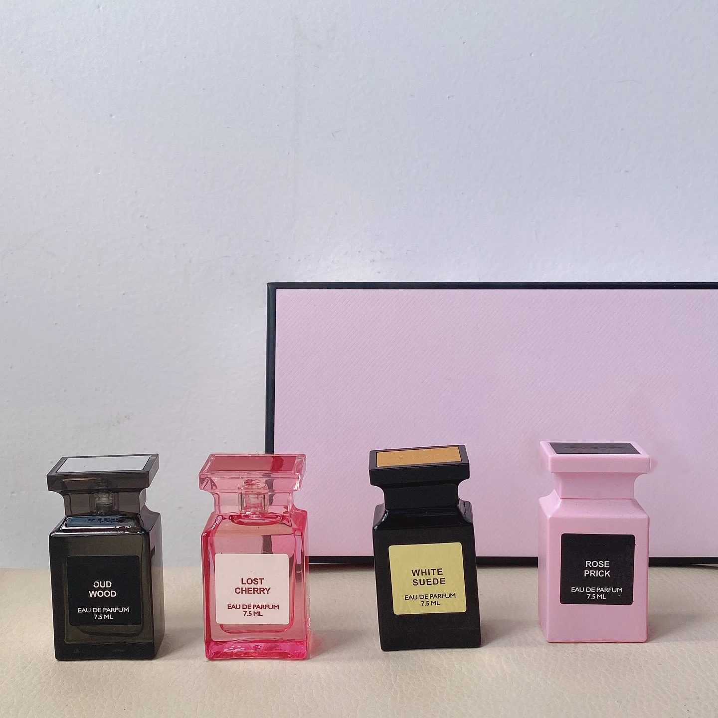 TFord Perfume Set 7.5ml 4pcs Oud Wood Lost Cherry White Suede Rose Prick Eau De Parfum Gift Box Men Lady Cologne Spray Fragrance
