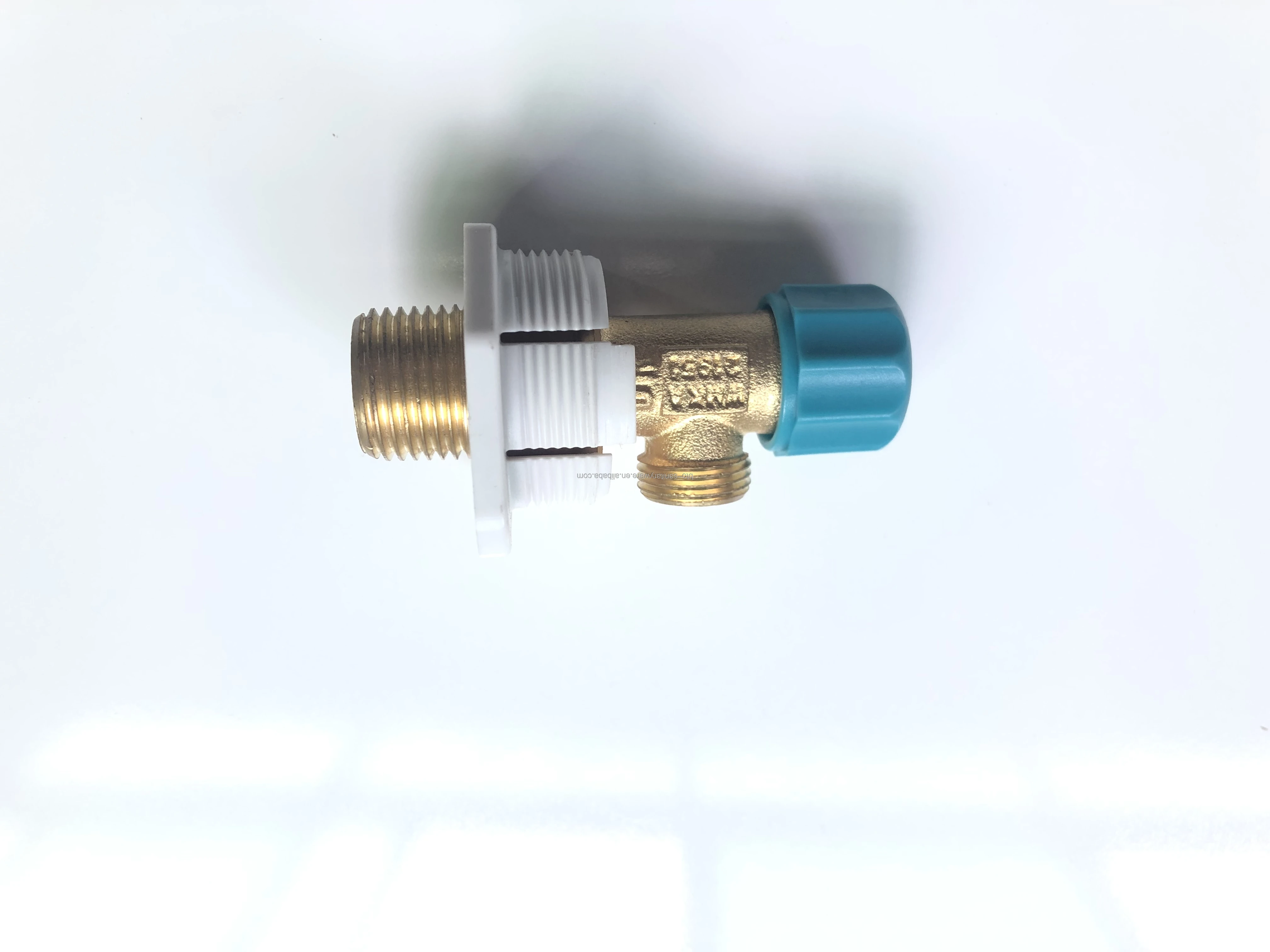 bathroom wall mounted water saving plastic flush cistern concealed wall hung toilet water tank with water Mark