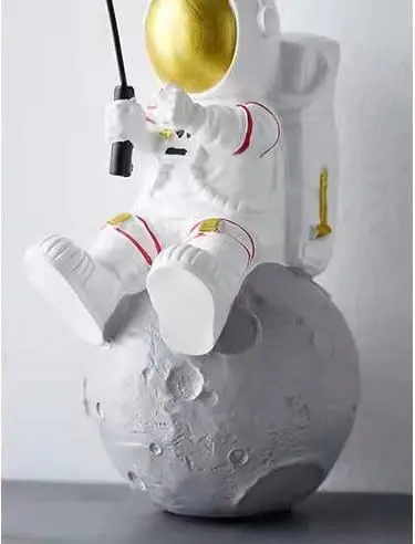 Astronaunt Series White Resin Figurine Fishing for Stars for Home Decoration Desk Art Ornaments Universe Lovers Gifts Souvenir