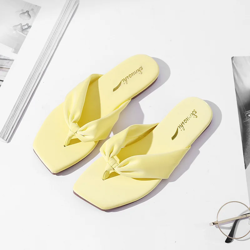 Summer Flat Slipper Fashion Style Yellow Color Young Girls Slippers