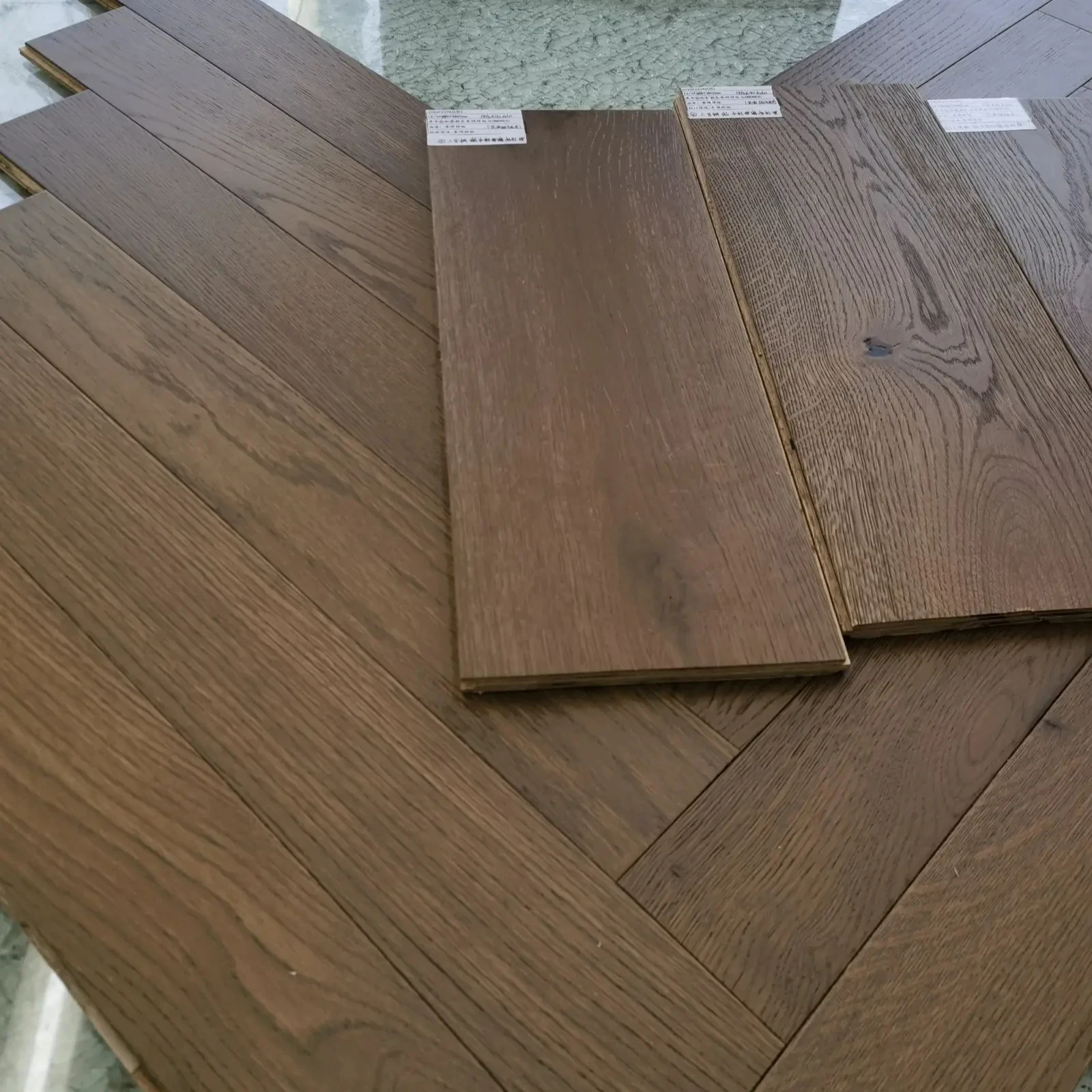 Common Grade Herringbone 600*90mm Multilayer Oak Engineered Wood Flooring/Parquet Wood Flooring