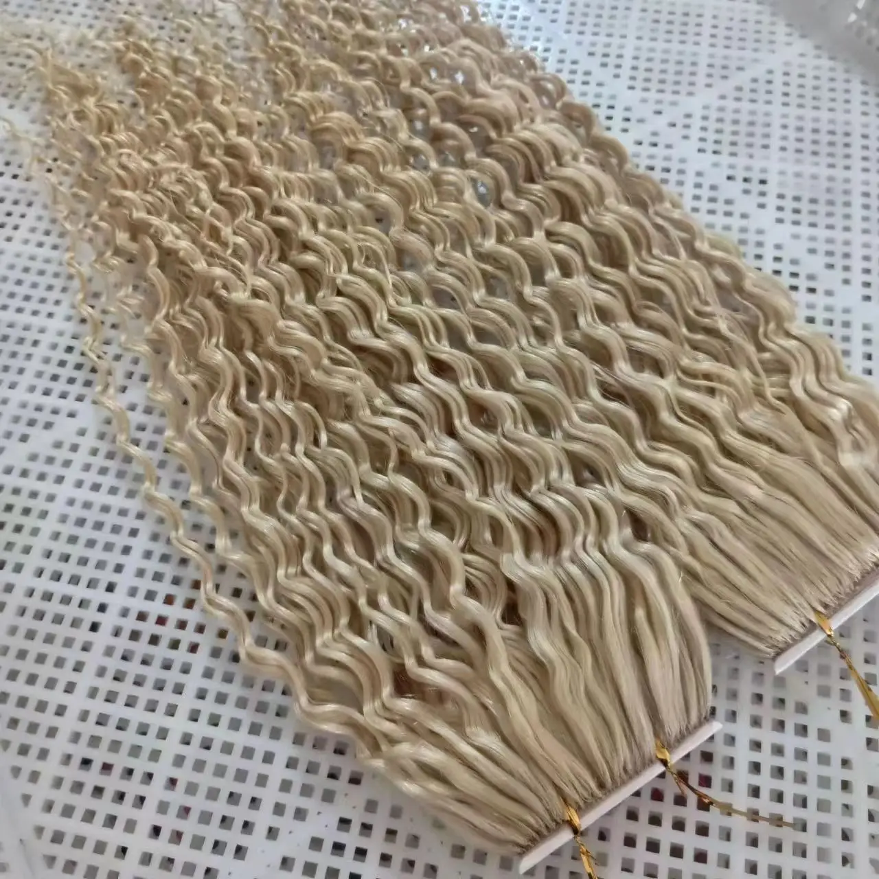 Hot sell in israel hair extension most popular virgin customized colour invisible feather hair extensions weft human