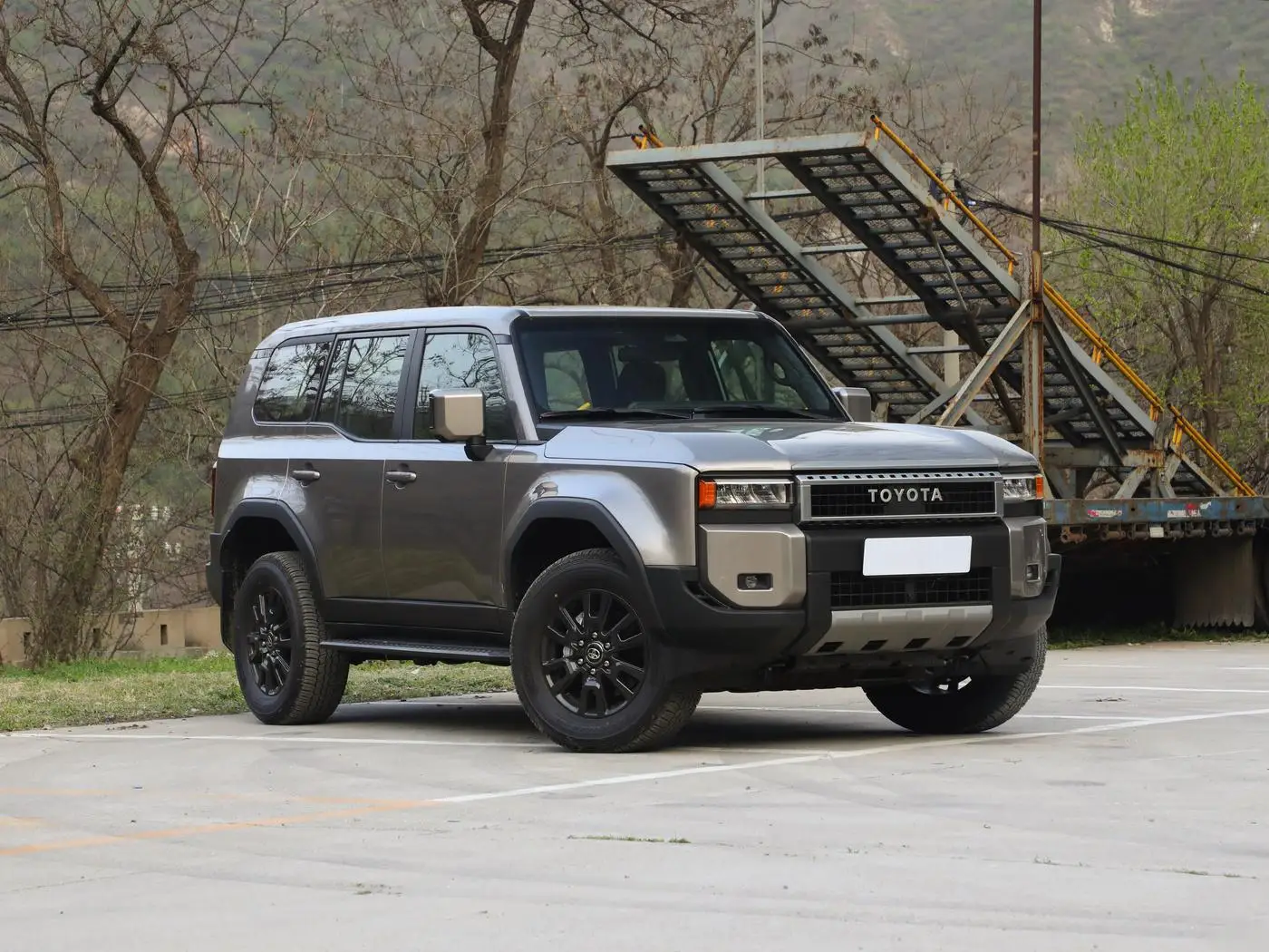 2024 Новый TO-YO-TA PRADO средний большой внедорожник 2 4 т дикий BX 5-местный 6-местный гибрид новый из Китая TOYO-TA