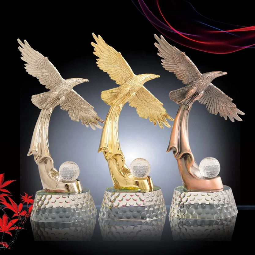 Fly winged eagle trophy,gold/silver/copper plated eagle championship golf ball trophy crystal award
