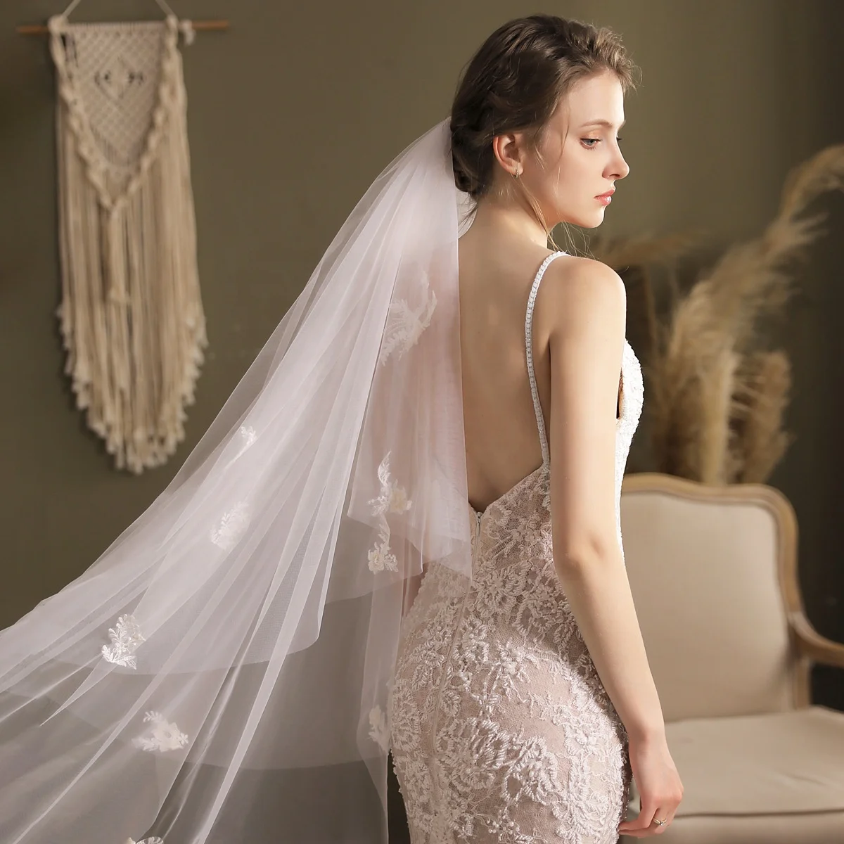 Shenglan 2 Tier White Ivory Wedding Veils Lace Applique Sequins Cathedral Length Bridal Veil