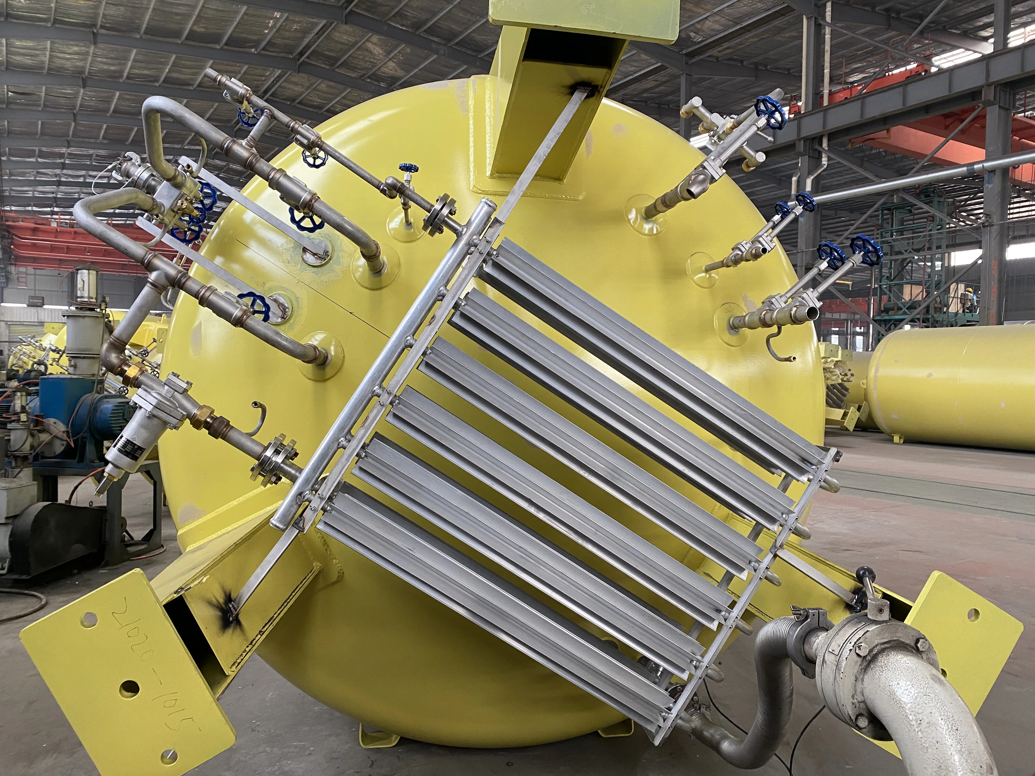 Cryogenic Vertical LNG Tank Cryogenic Pressure Vessel