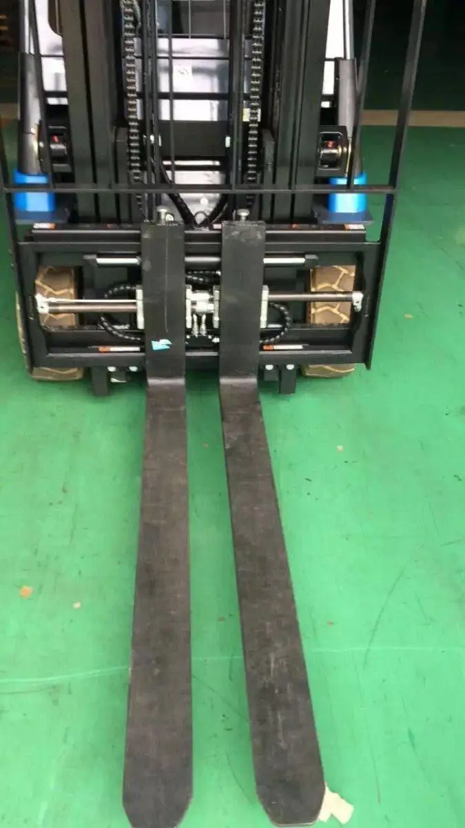 Forklift Hydraulic apparatus fork positioner with different sizes and loads forklift attachment with fork positioner