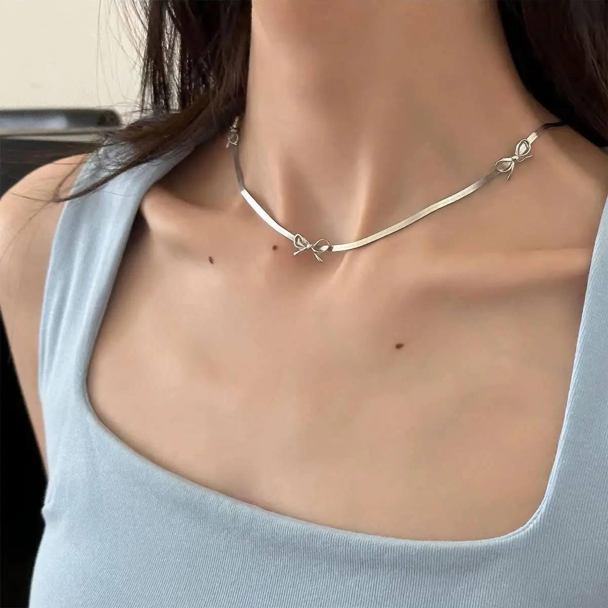 Женский браслет из змеиной кости