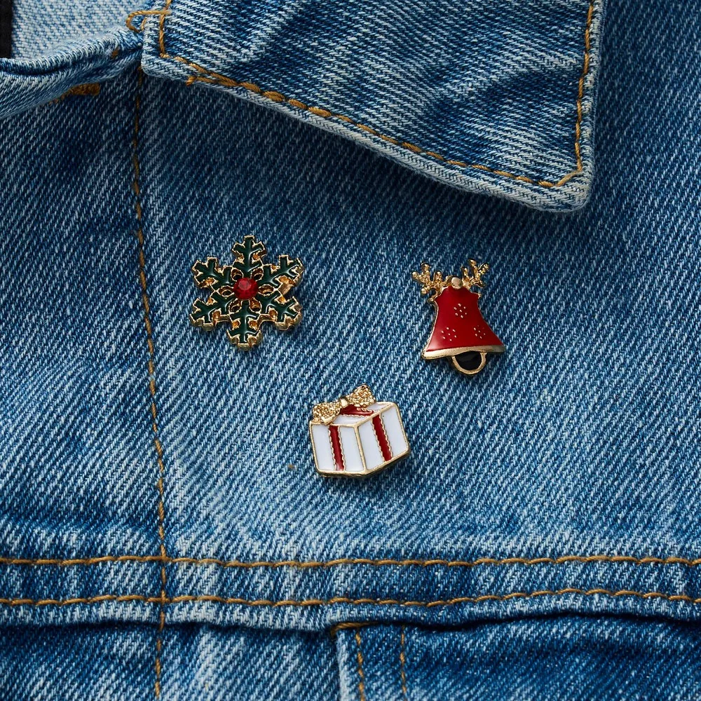 Merry Christmas Brooches Christmas Socks Christmas Tree Elk Enamel Badge Small Brooch Women Fashion Party Jewelry Gifts