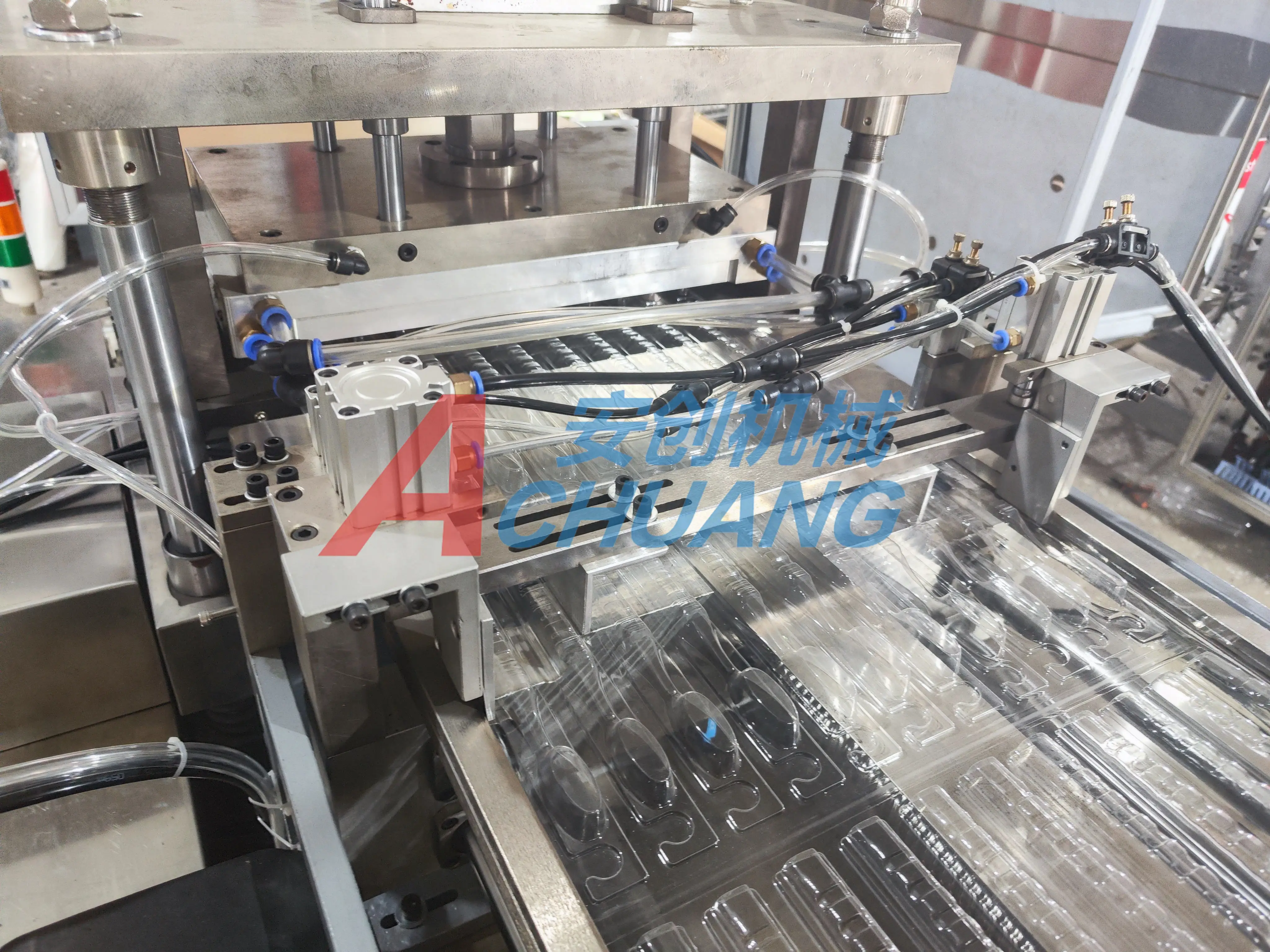 Auto Thermoforming Vacuum forming Machine Small