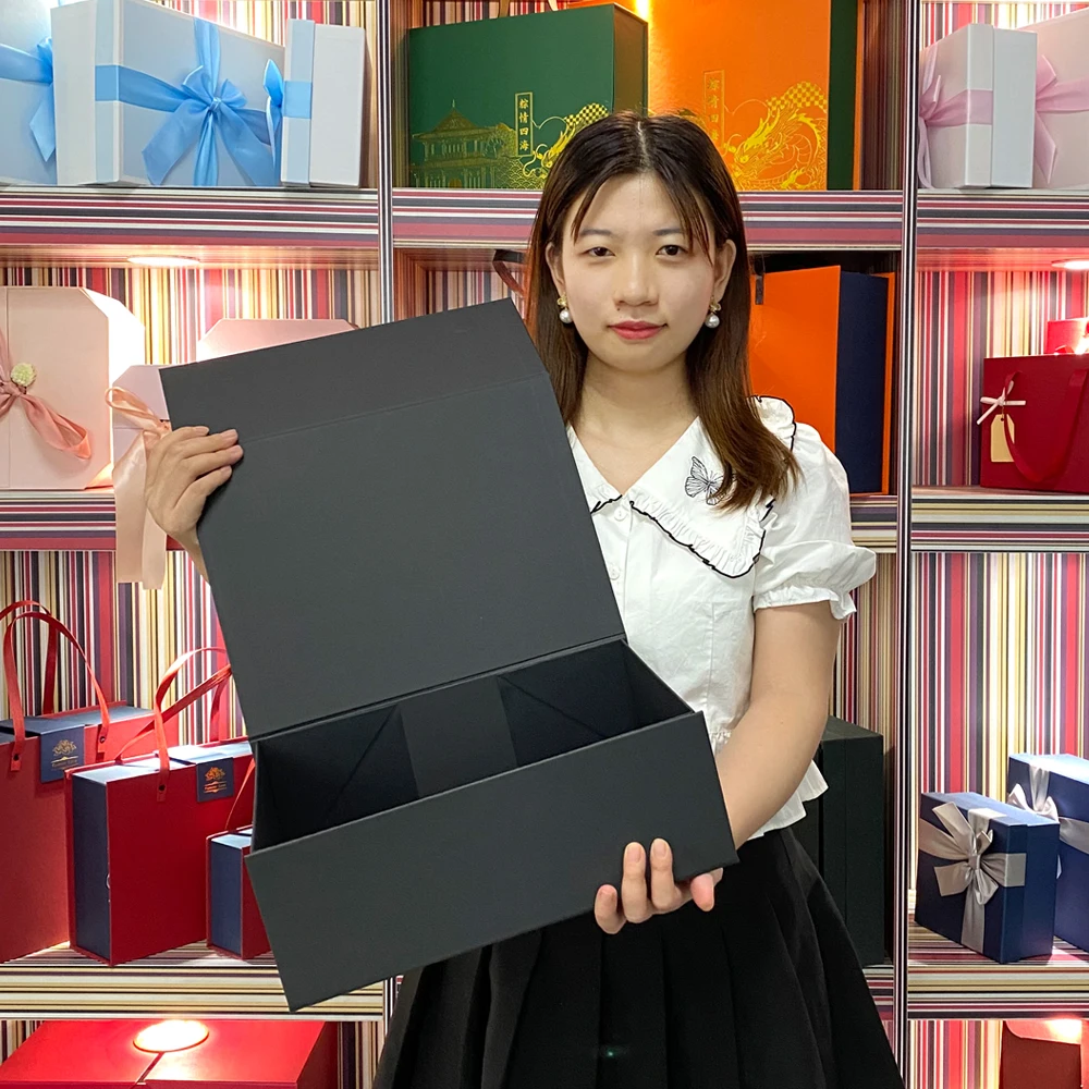 Manufacturer Custom Logo Large Black Foldable Magnetic Closure Cardboard Gift Paper Box For Clothes Shoes T shirts