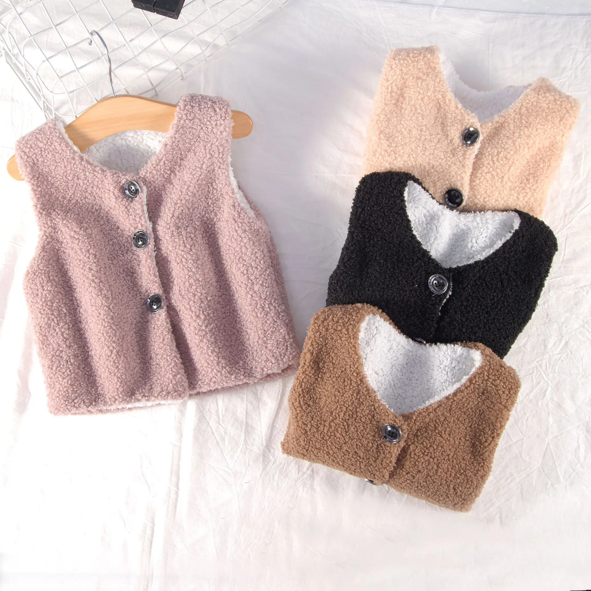 
QC-MJ-015 Autumn and winter lamb wool plus velvet vest baby outing warm baby winter vest 