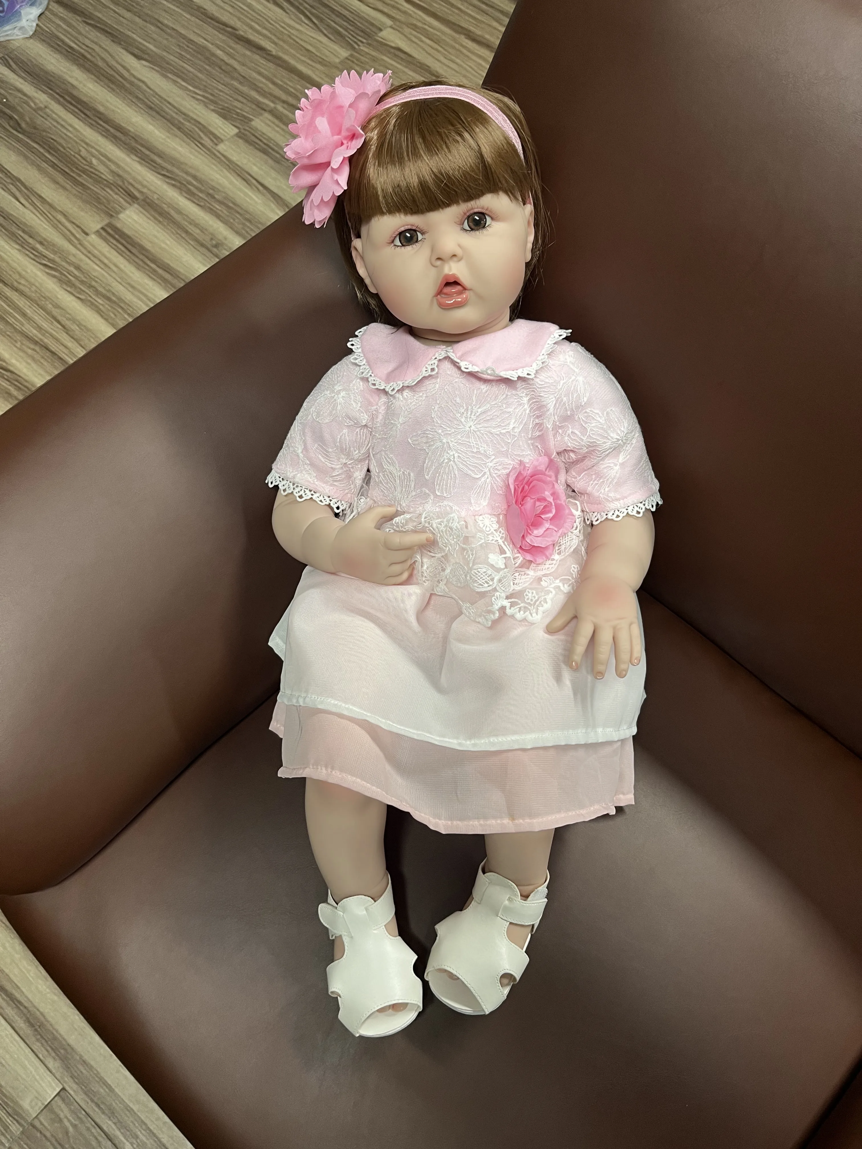 China Manufacturers Customize Christmas Gift Toddler Realistic Baby Reborn Doll with Accessories
