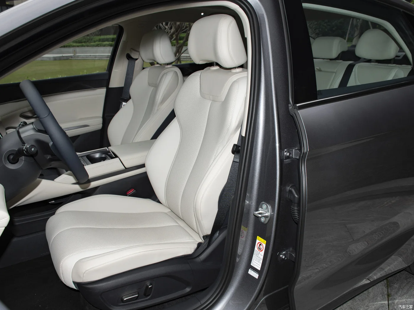 2024 BYD QIN L DM-I 120 KM EV Basic Edition Hybrid Electric 4wd Auto Chinese Sedan New Energy Vehicle