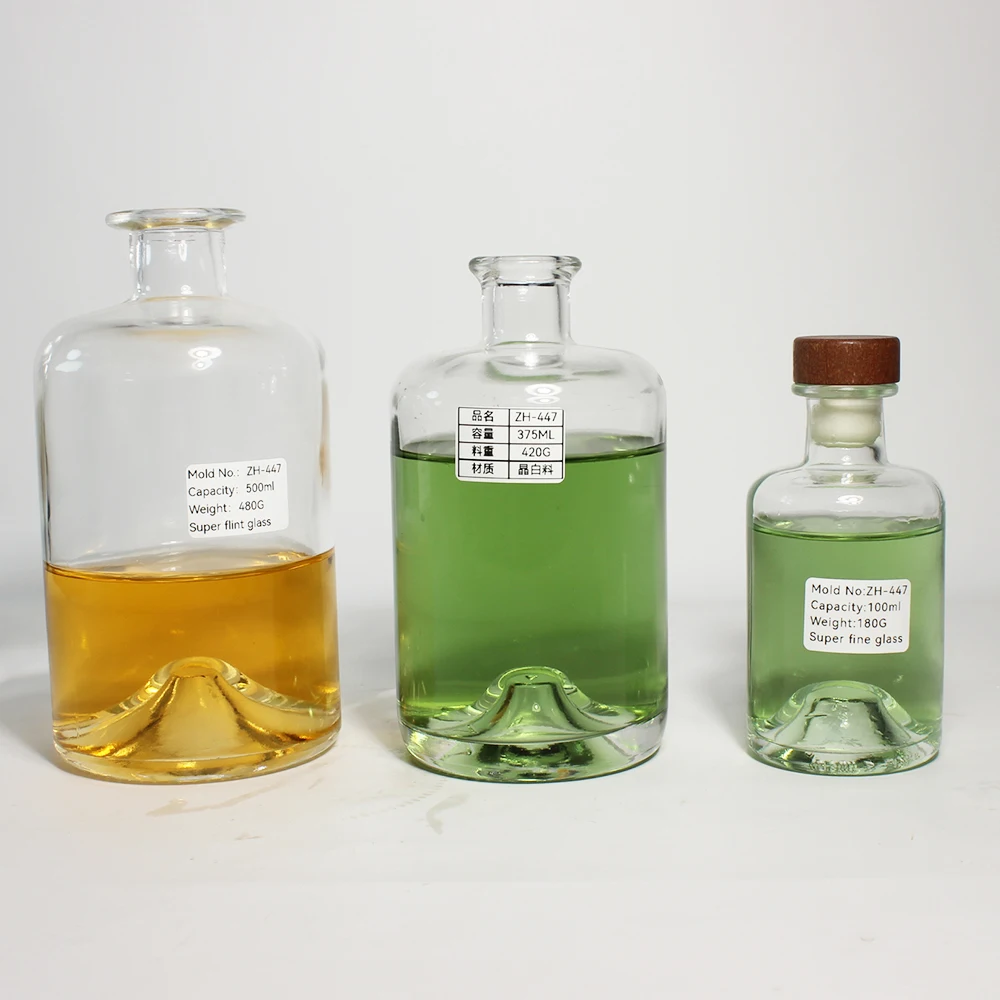 Wholesale clear liquor bottle 500ml 750ml flat tequila bottle glass with cap for gin rum tequila and customization box