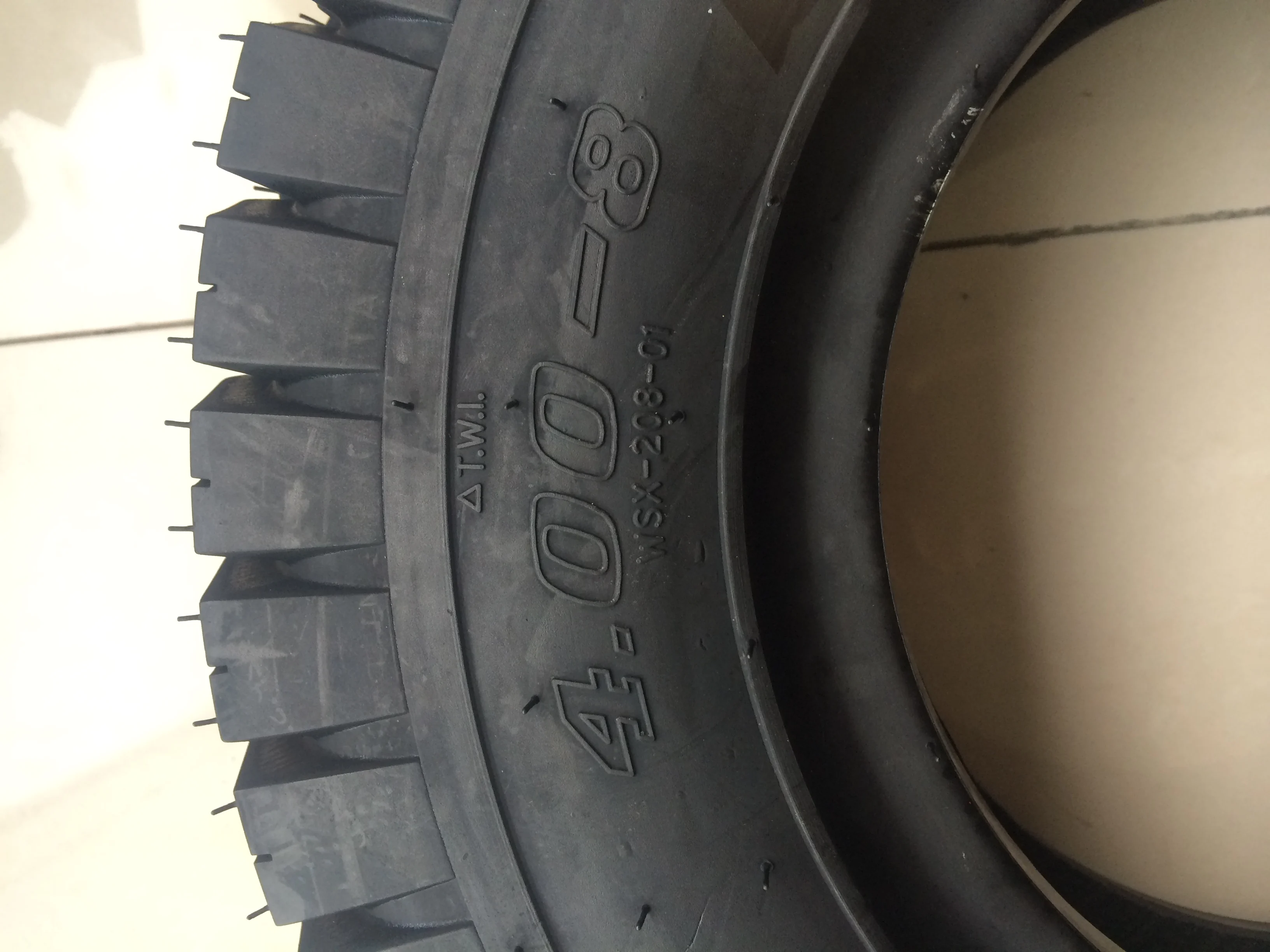 Шина для мотоцикла марки SUPERWAY SPORTRAK 4 00-8 шина трехколесного велосипеда bajaj внутренняя трубка