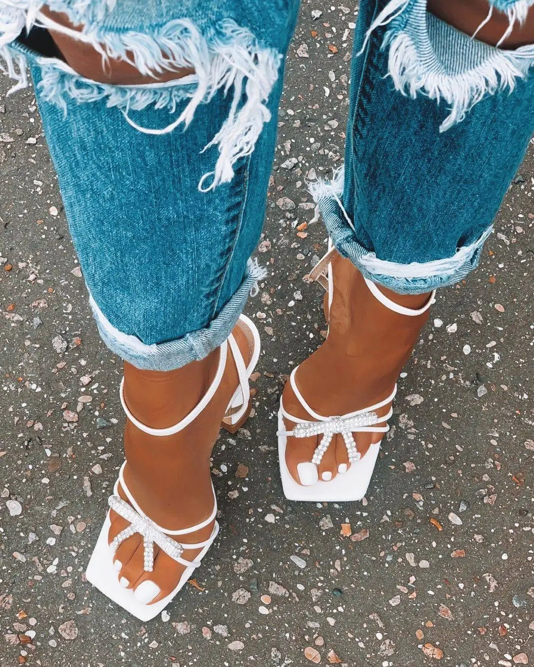 
2021 new fashion sexy thin heels rhinestones summer shoes square open toe women buckle bow tie sandals 