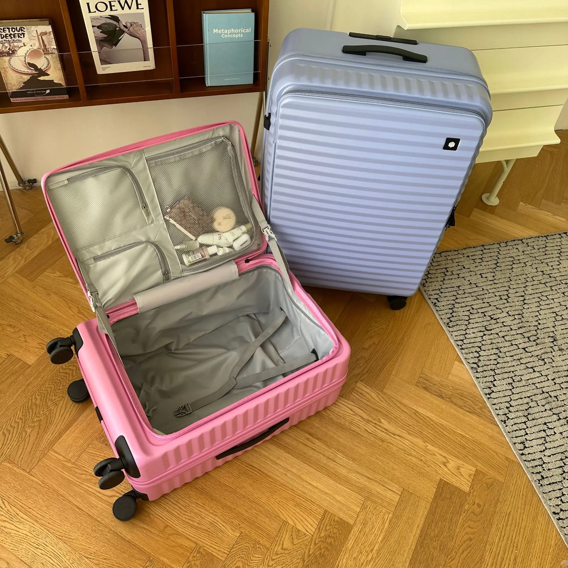 Stylish Expandable 20Inch Suitcase, Front Opening Design with Pull Rod