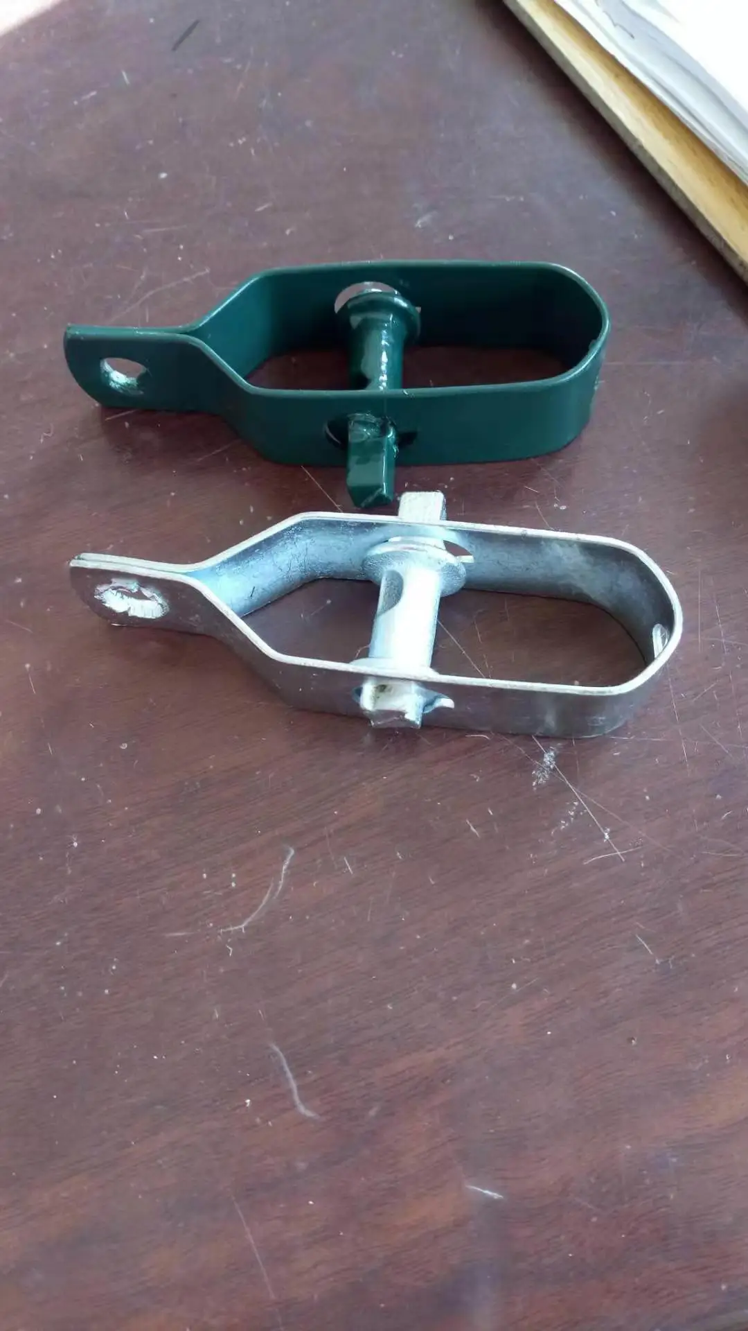 Hot Dipped Galvanized Powder Coated Master Barb wire Strainers Chain Link Fence Tensions