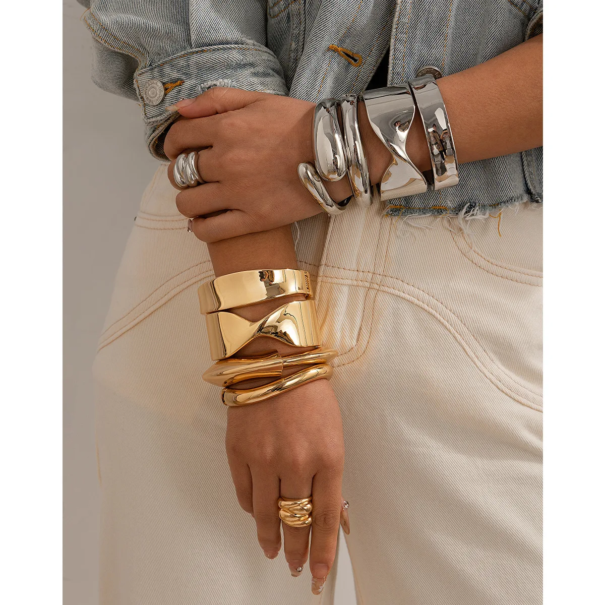 2024 New Arrival Fashion Jewelry Exaggerated glossy open bracelet geometric 18k gold women custom cuff bangle Bracelet jewelry