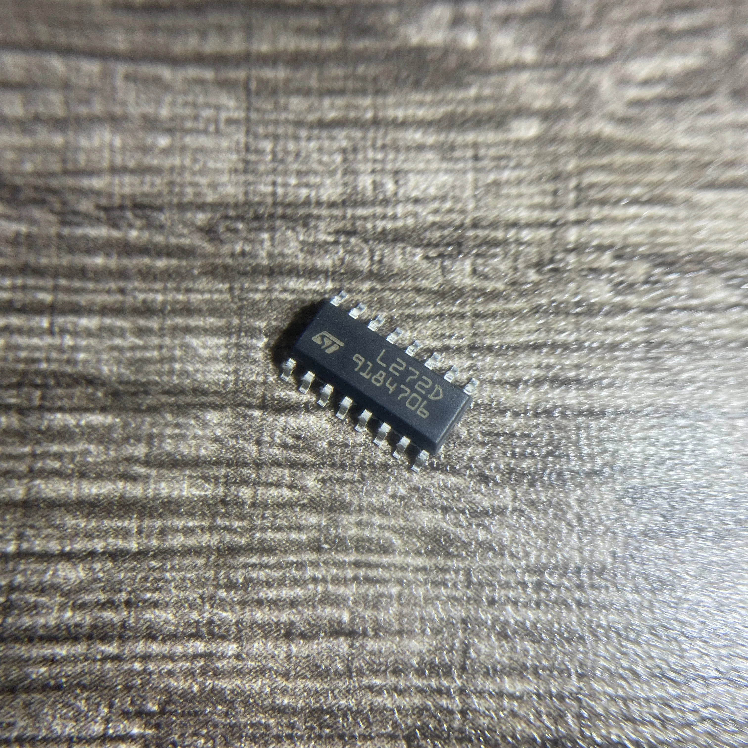 Буферный усилитель 16-SOIC L272D013TR