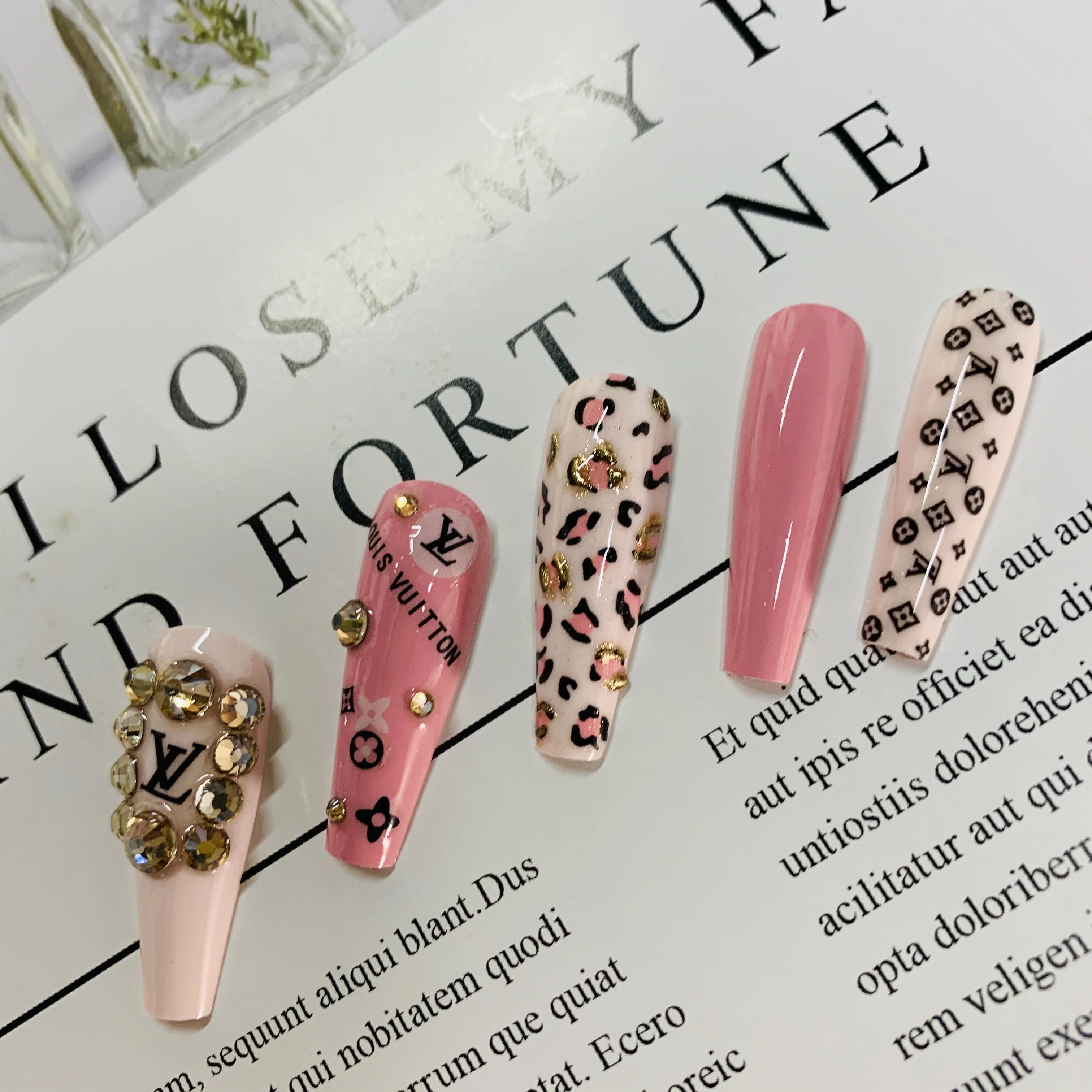 Latest Trendy Press On Nails Long French Coffin Ballerina Fake Nails Elegant Acrylic Nails Artificial Fingernail Tips