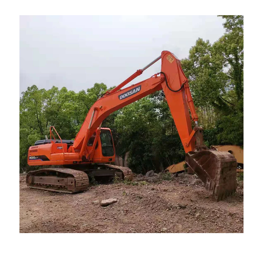 
DH300 bucket excavator with hydraulic system making in 2016 / Buying DH300LC-7 with free spare parts 