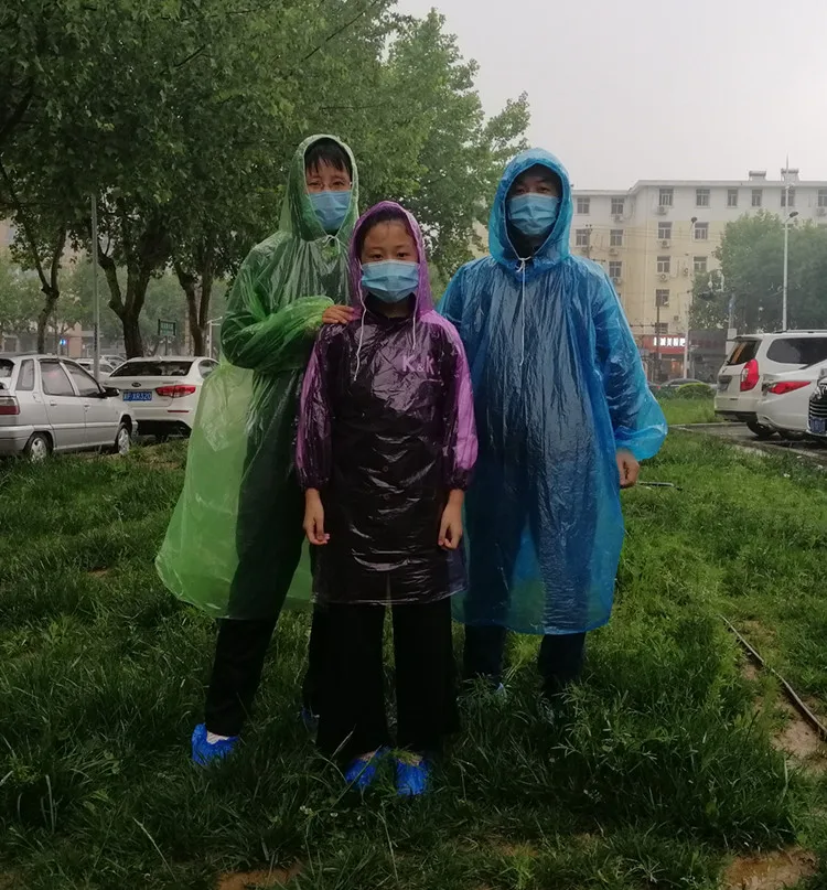Fashion wholesale cheap disposable raincoat from China