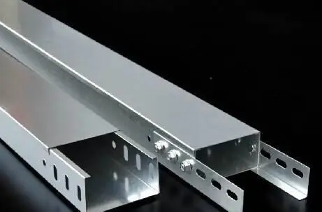 GI горячеоцинкованный стальной перфорированный кабельный лоток