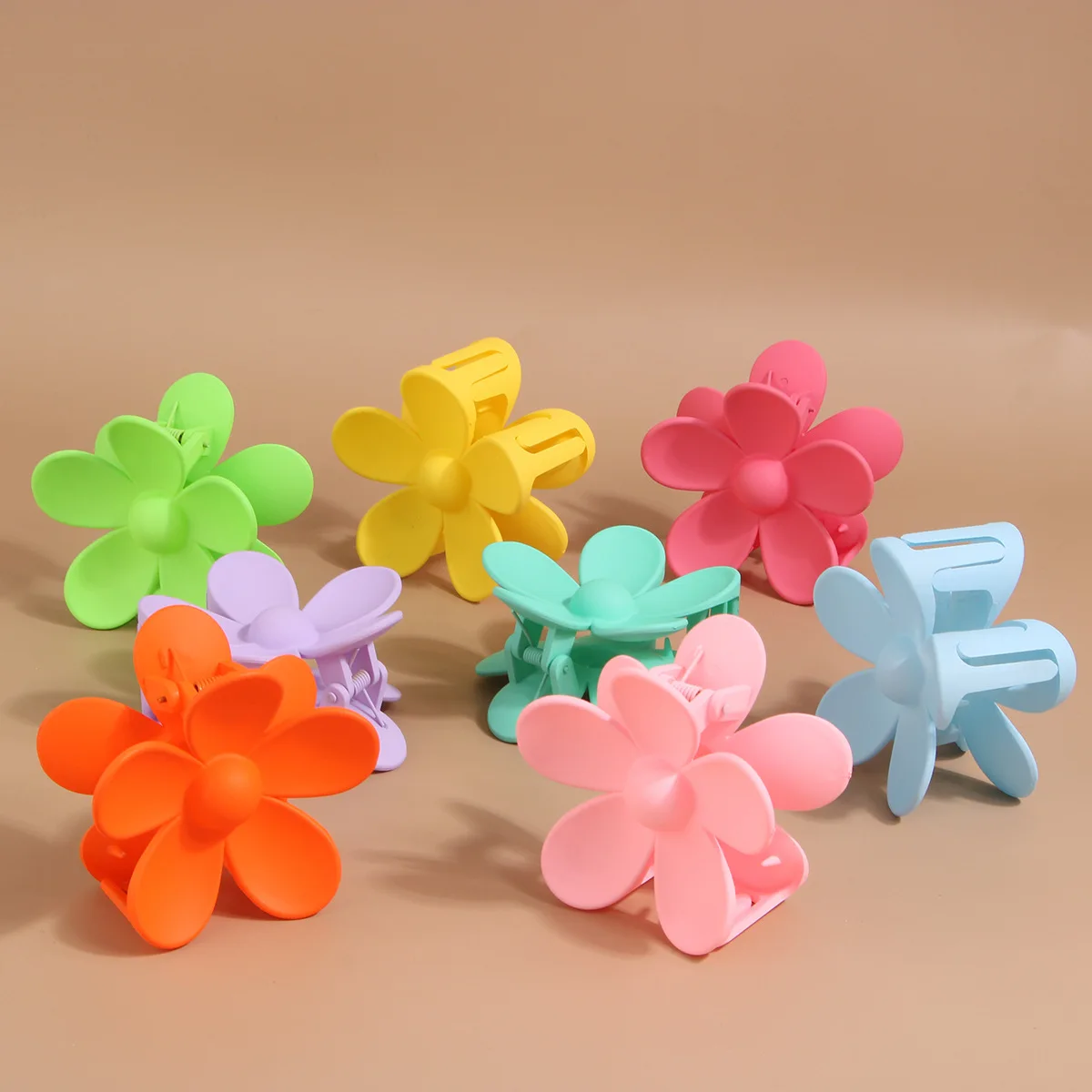 Hot Sale Candy Color Hair Claw Clips Simple Plastic Flower Hair Clip Women Girls Party Hair Accessories