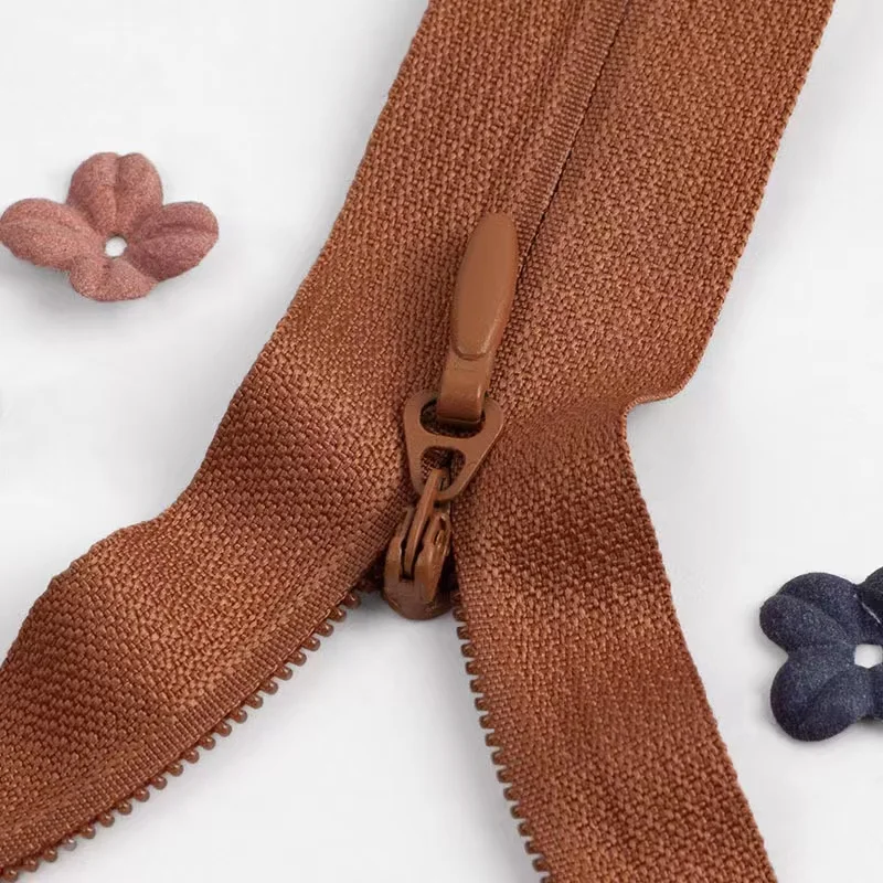 Free Sample Service Garments Accessories Close-End Zipper Pulls for Pillowcase Dress #3 Selvage Invisible Nylon Zipper