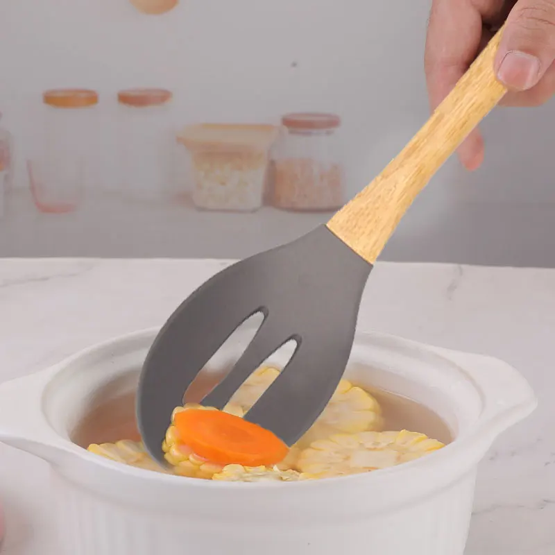 Kitchen accessories heat resistant silicone utensil slotted frying spoon for Cooking