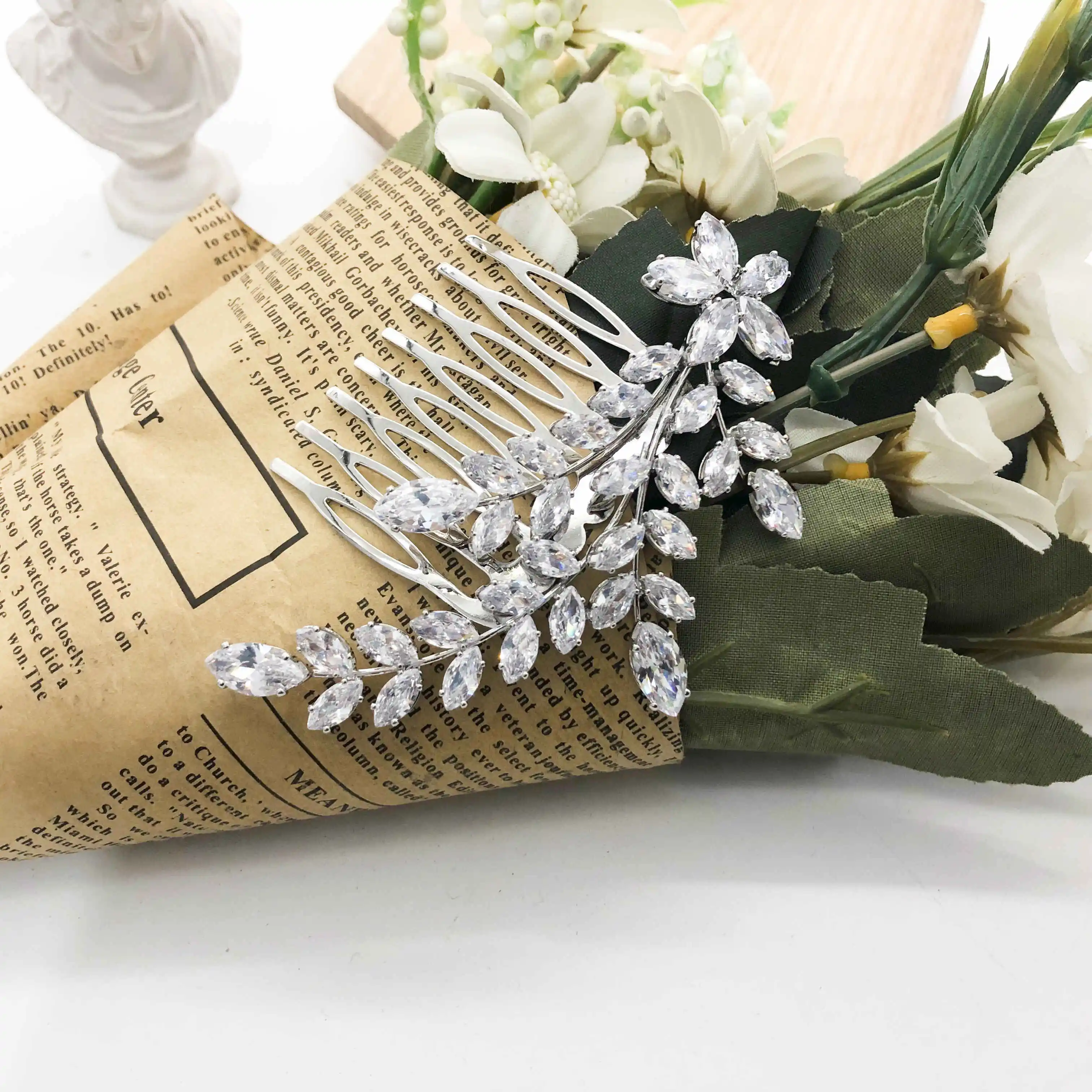 GS0084 новый дизайн в форме листа циркониевые свадебные аксессуары для волос гребень для волос