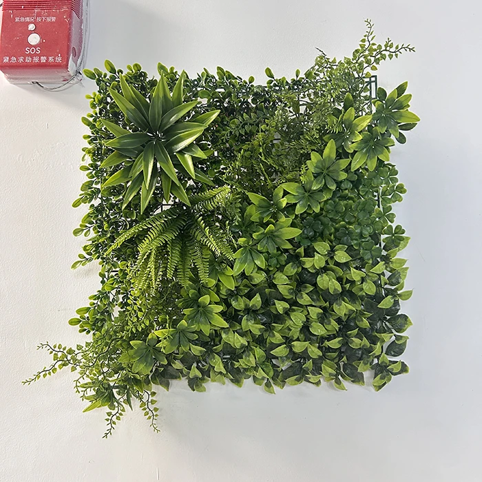 High Quality Indoor Artificial Grass Wall Green Garden Decoration Plastic Hanging for Christmas Graduation New Year